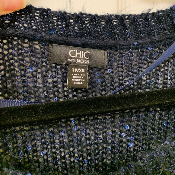 White&dark blue sequined knit sweater 💙🤍 - Picture 4 of 12